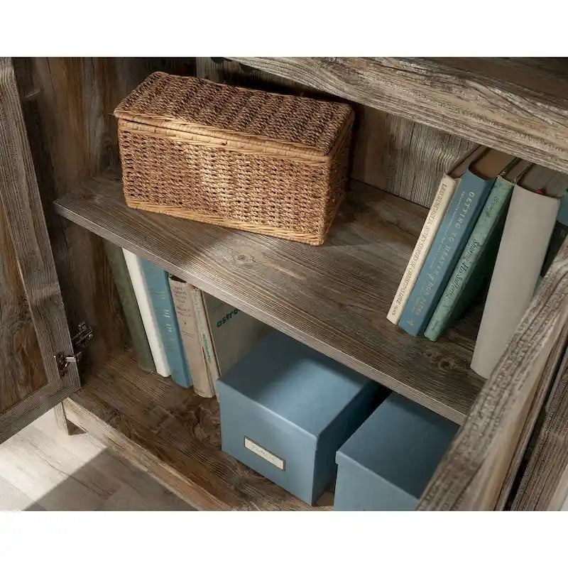 Bibliothèque avec portes