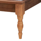 Lit plateforme moderne du milieu du siècle en tissu gris foncé et bois de noyer.