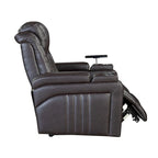 Fauteuil inclinable électrique en similicuir avec appui-tête électrique réglable, port USB, accoudoirs de rangement, porte-gobelet et tablette pivotante.